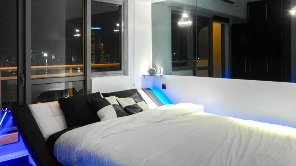 Modern Luxury Lower Penthouse Unit Manila Exterior foto